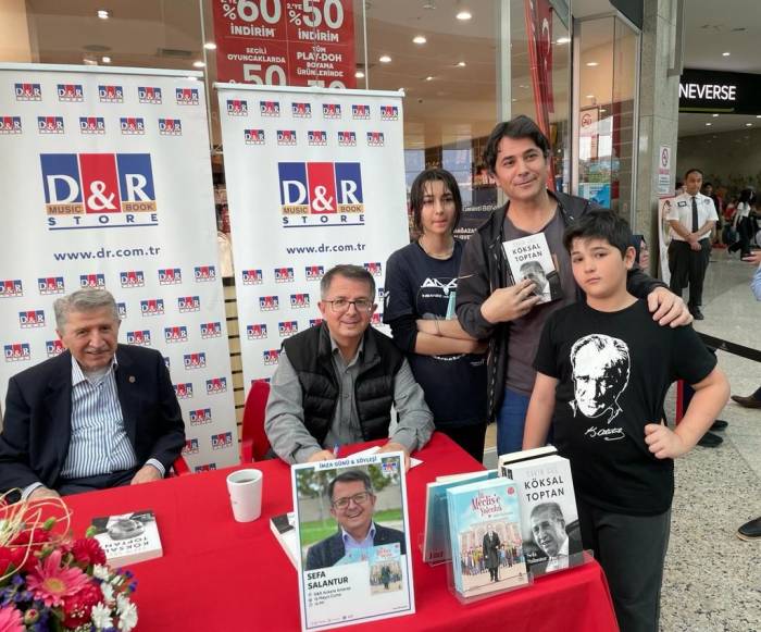 Gazeteci-yazar Salantur, “ilk Meclis’e Yolculuk” Kitabıyla Okuyucularıyla Buluştu