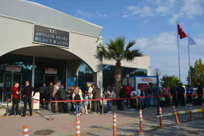 19 Mayıs Tatilini Fırsat Bilen Tatilciler Midilli’ye Koştu