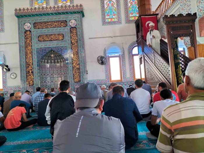 Köyceğiz’de "gençlik Haftası" Münasebetiyle Cuma Namazını Gençler Kıldırdı