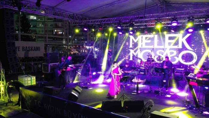 Sanatçı Mosso Aydınlılara Unutulmaz Bir Konser Verdi