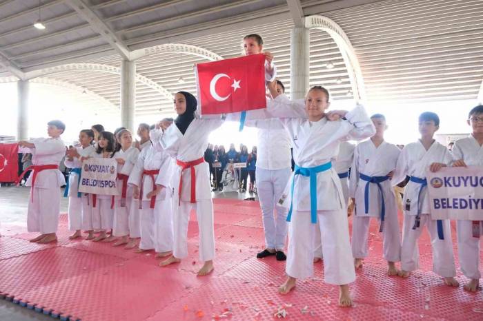 Kuyucak’ta 19 Mayıs Törenleri Yapıldı