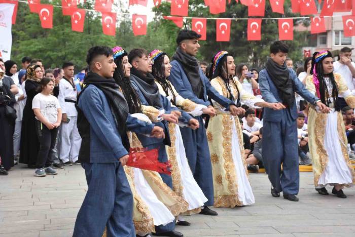 Siirt’te 19 Mayıs Coşkuyla Kutlandı