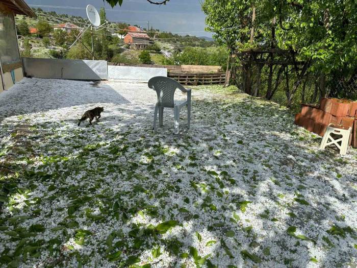 Yozgat’ta Dolu Yağışı Etkili Oldu