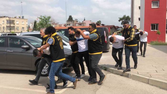Kadın Kılığında Soygun Girişimi: 4 Kişi Tutuklandı