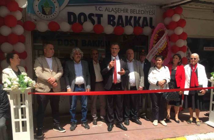 Alaşehir’de İhtiyaç Sahipleri İçin Dost Bakkal Açıldı