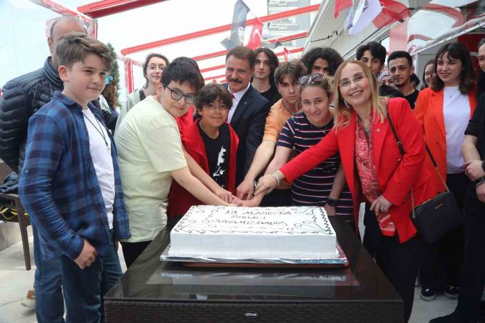 Atakumlu Gençlerin Bilimde Ve Sanatta Buluşma Adresi