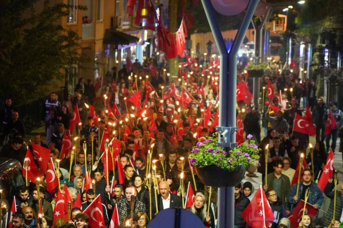 Bilecik’te Fener Alayında Gençler Bir Araya Geldi