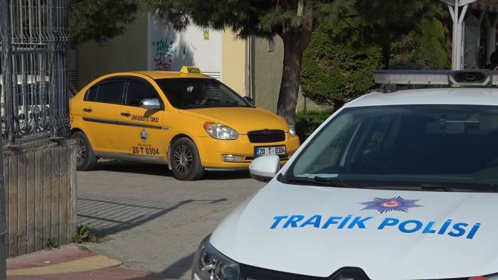 5 Yerinden Bıçaklanan Taksicinin Meslektaşları Kontak Kapattı