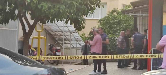 İzmir’de Korkunç Cinayet: Arkadaşı İle Birlikte Babaannesini Öldürdü