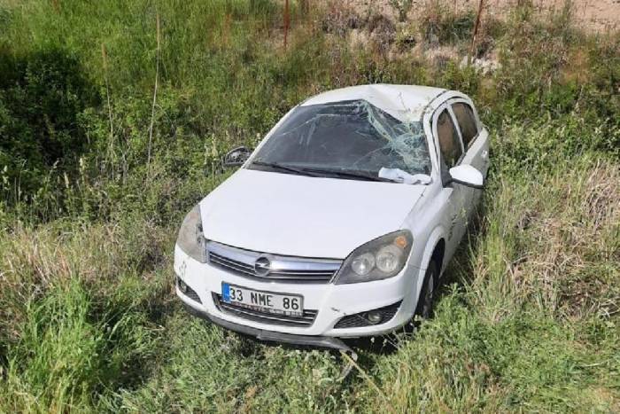 Kahta’da Otomobil Şarampole Yuvarlandı: 4 Yaralı