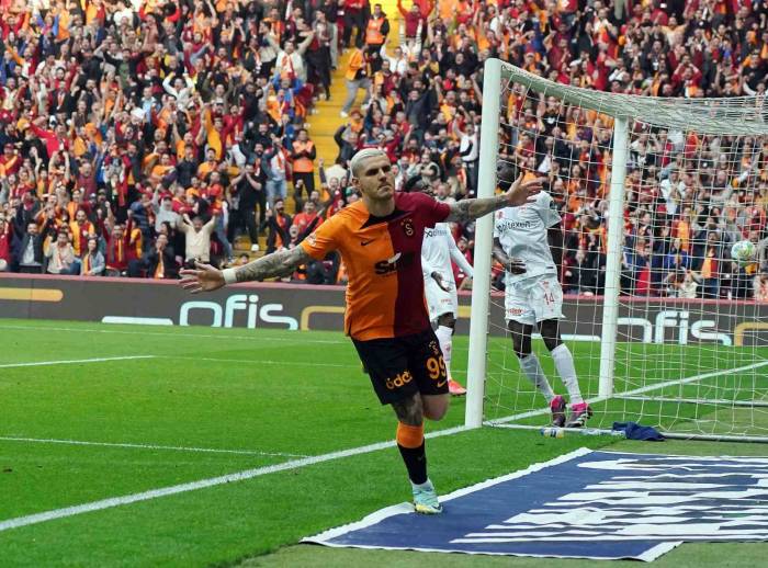 Spor Toto Süper Lig: Galatasaray: 1 - Sivasspor: 0 (ilk Yarı)