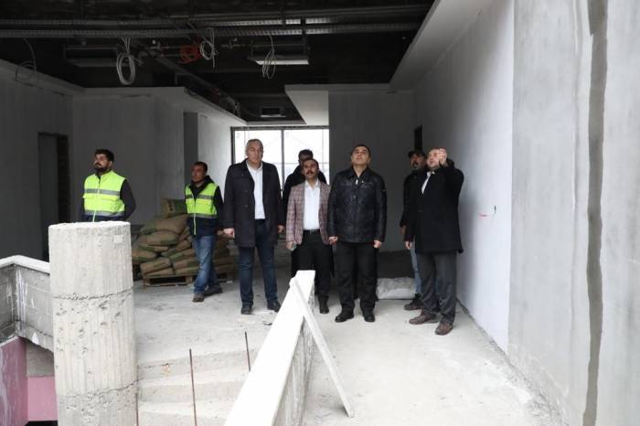 Kars Valisi Türker Öksüz, Yeni Otogar İnşaatını Gezdi
