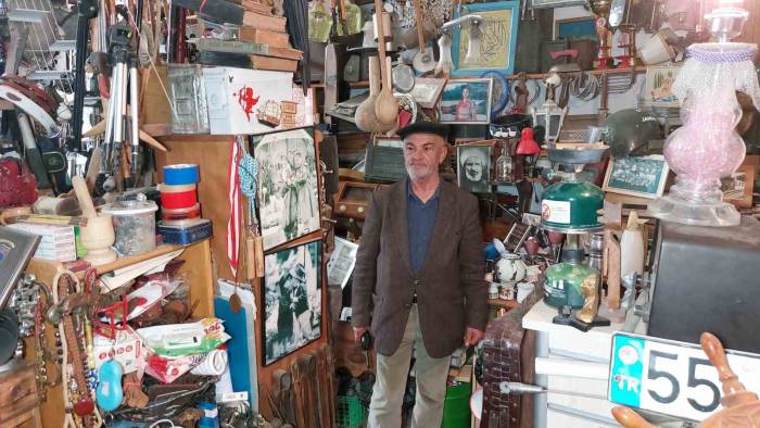 45 Yıldır Antika Eşya Topluyor, Antikaların Sayısını Artık Kendisi De Bilmiyor