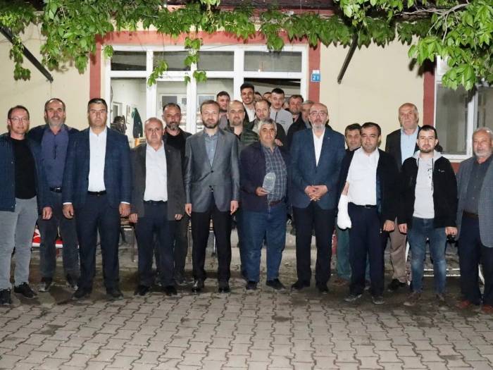 Seçimlerde Yüzde 90 Ve Üzeri Oy Çıkaran Aslanapa İlçesi Köylerine Plaket