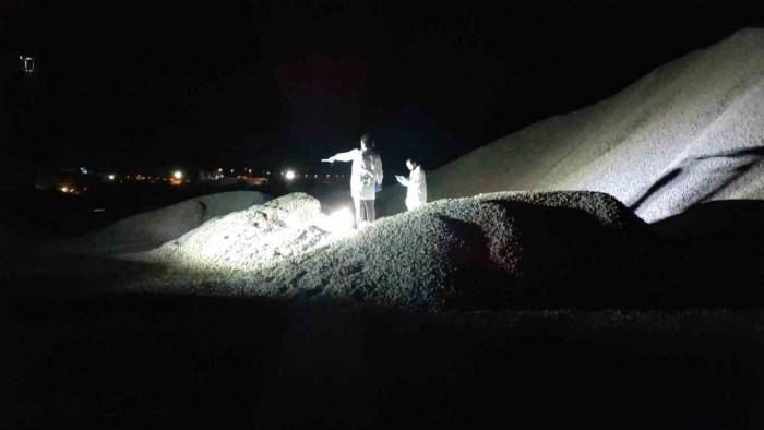 Tonlarca Mıcırın Altında Kalarak Can Verdi