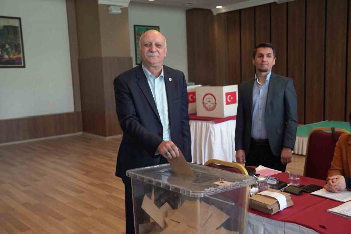 Tzob’da Genel Başkan Bayraktar Güven Tazeledi