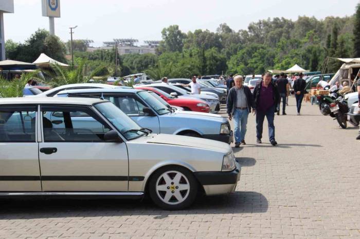 2. El Oto Pazarında Yaprak Kıpırdamadı