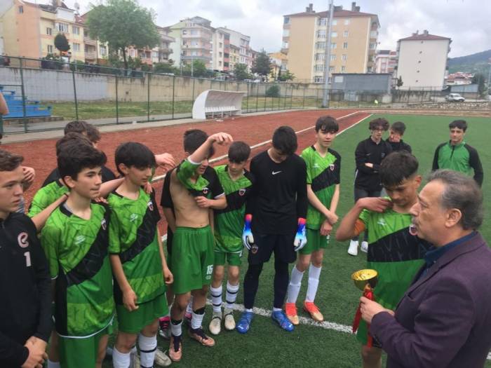 U15 Gençler Ligi Şampiyonu Vitraspor Oldu