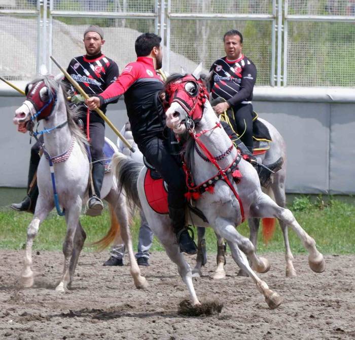 Erzurum’da Cirit Heyecanı