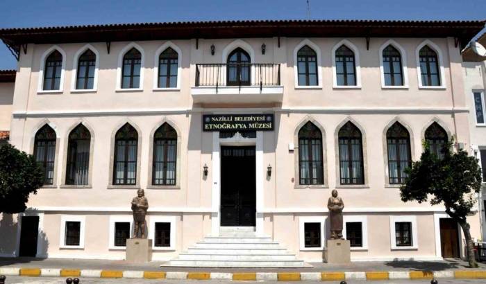 Nazilli’de Filmlere Ve Kitaplara Konu Olan Tarihi Yapı Ziyaretçi Akınına Uğradı