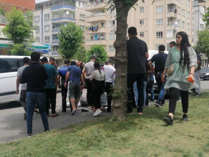 Batman’da Yolun Karşısına Geçmeye Çalışan Yaşlı Kadına Araba Çarptı