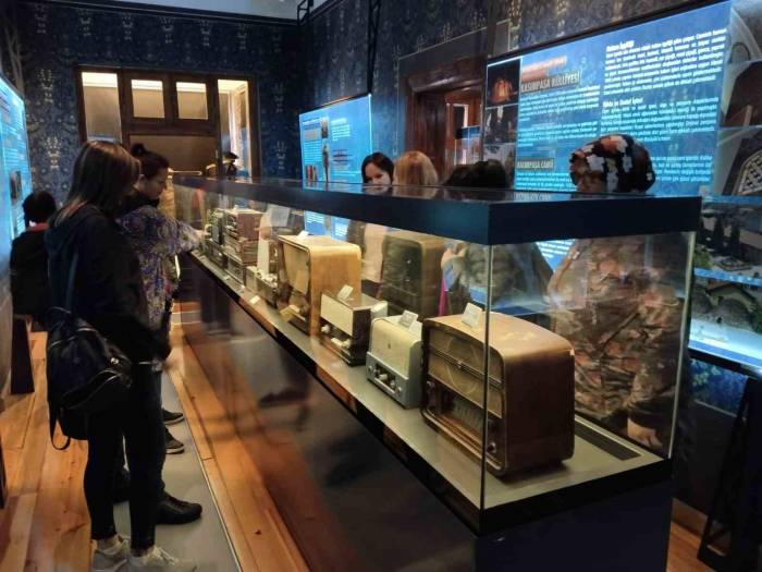 Bozüyük’te “dünden Bugüne Sesten Kalbe” Radyo Sergisi