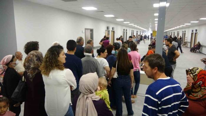 2 Ayda Tamamlanan Defne Devlet Hastanesi’nde Hasta Yoğunluğu