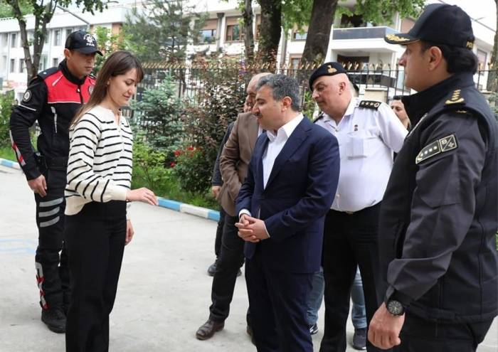 Motosikletle Bisiklet Çarpıştı 3 Kişi Yaralandı