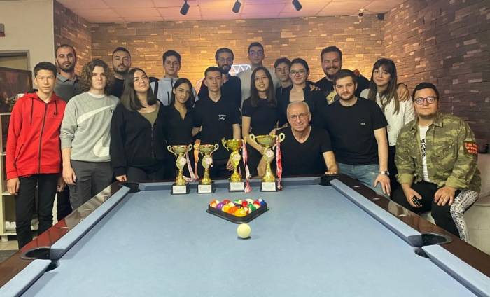 Gençler Bilardoda İstekaları Konuşturdu