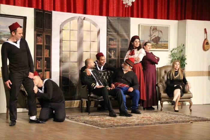 Amasyalı Tiyatrocular Deprem Bölgesindeki Çocuklar İçin Yeniden Sahnede