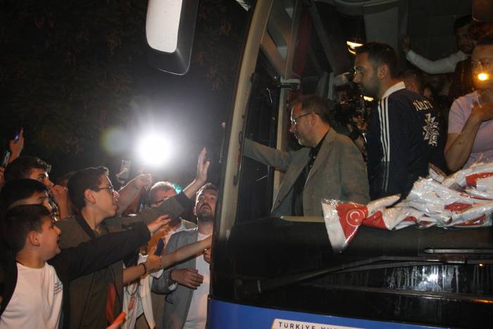 Bakan Kasapoğlu Selendi Ve Kula İlçelerinde Vatandaşlara Hitap Etti