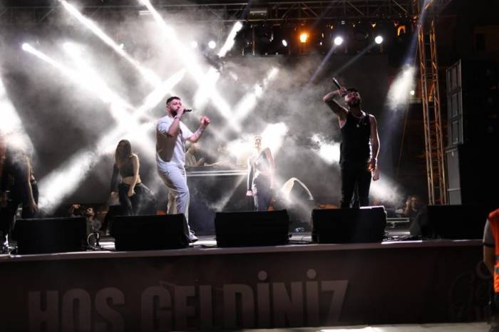 Germencikli Gençler Konserde Doyasıya Eğlendi