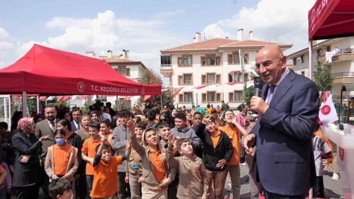 Keçiören’de Yeni Bir Laboratuvar Sınıfı Ve Kütüphane Daha Açıldı