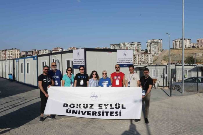Deü’den Hatay’da Depremzedelere Sağlık Taraması