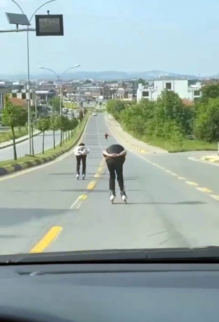 Patenli Gençlerin Ölümle Dansı