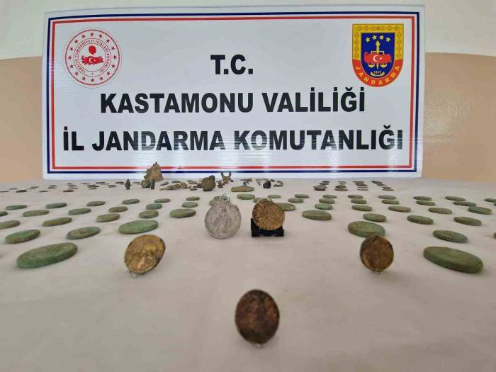 Define Avcıları Tarihi Eserleri Satmak İsterken Yakalandı: 5 Gözaltı