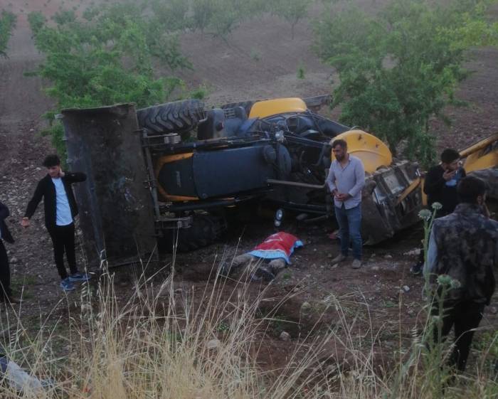 Adıyaman’da İş Makinesinin Altında Kalan Köy Korucusu Hayatını Kaybetti