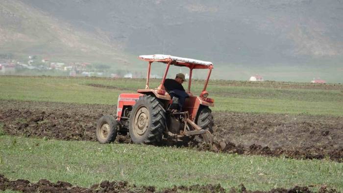 Ardahan’da Buğday Ve Arpa Ekimi Başladı