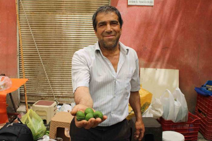 Filmlere Konu Olan İncir Reçelinde Kullanılan İlekler Tezgahları Süslüyor