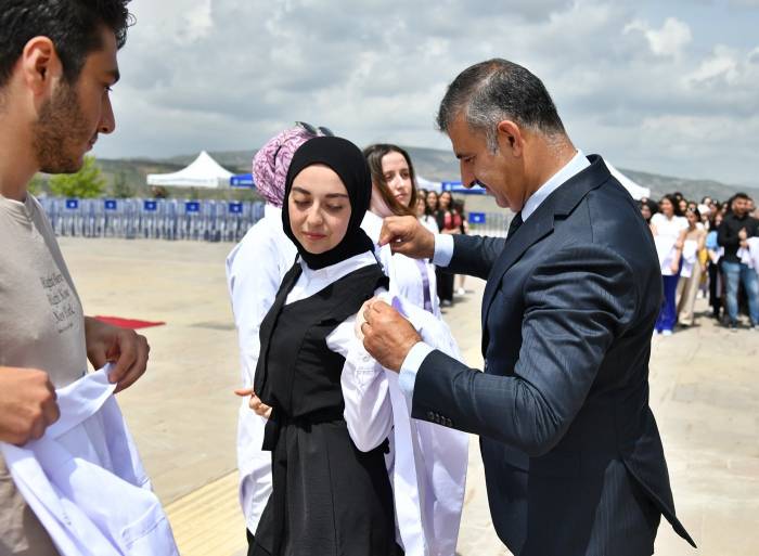 Geleceğin Hemşireleri Önlüklerini Giydi, Mesleğe İlk Adımı Attı