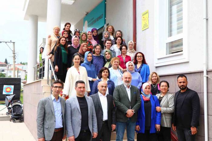 Silpagar, Çiftlikköy Halk Eğitim Merkezi Sergisini İnceledi