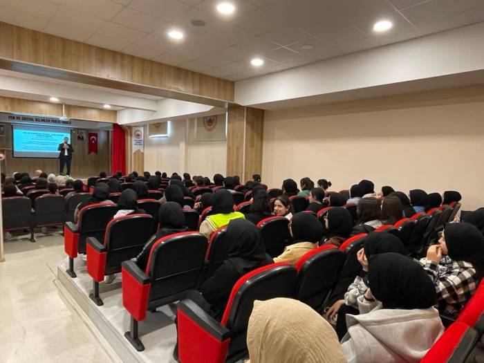 İmam Hatip Lisesi Öğrencilerine Hz. Muhammed’in Mirası Anlatıldı