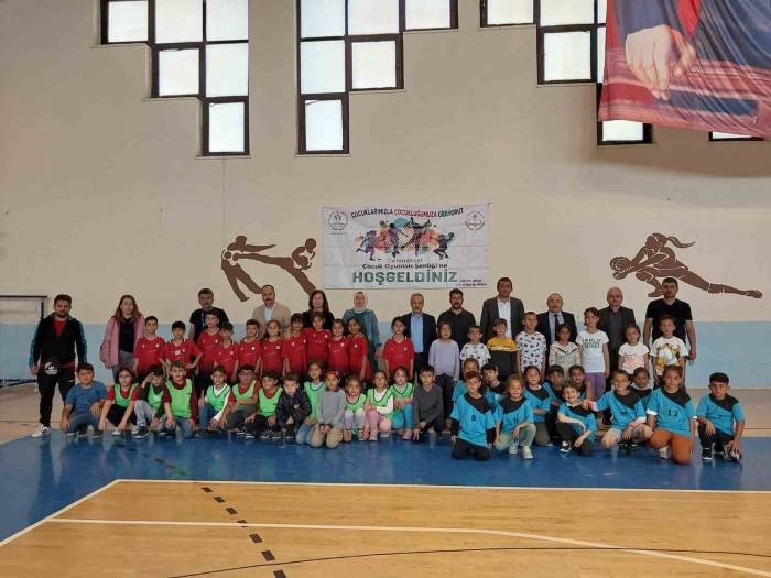 Geleneksel Çocuk Oyunları Şenliği Başladı