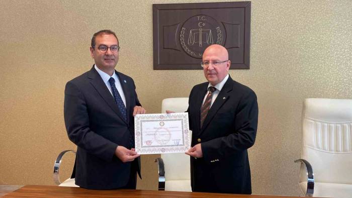 İyi Parti Çanakkale Milletvekili Rıdvan Uz Mazbatasını Aldı