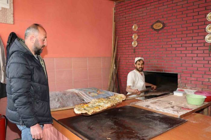 Oltu Yağlısı Lezzetiyle Parmak Isırtıyor