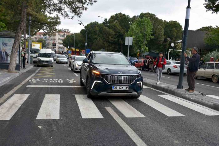 Yerli Otomobil Togg Gördes’te Büyük İlgi Gördü