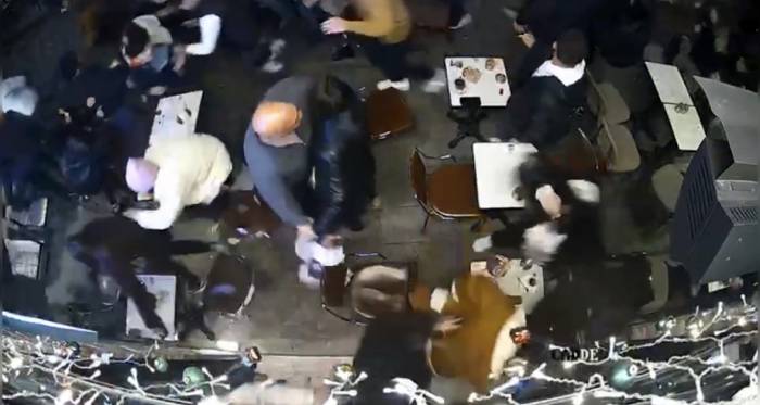 Galata’da Dehşet Anları Kamerada: Çığlık Çığlığa Kaçarken Adeta Birbirlerini Ezdiler