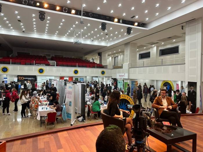 Öğrenciler İş Dünyasındaki Fırsatları 16’ncı Kariyer Günü’nde Keşfetti