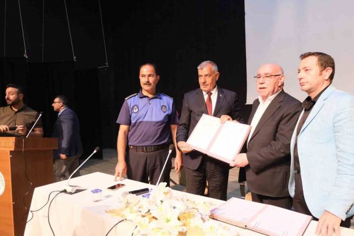 Belediye Çalışanlarına 20 Bin Tl’lik Deprem Desteği