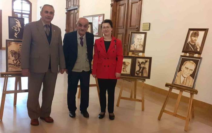 Bilecik’te ’atatürk’ Konulu Resim Sergisi Açıldı